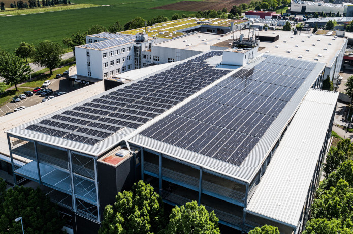 PV Anlage Dach Parkhaus